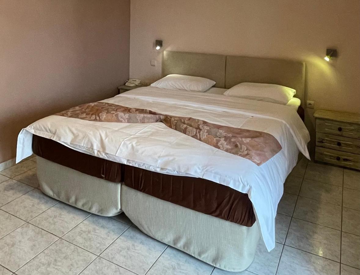 Hotel Afrika Элеонас Экстерьер фото